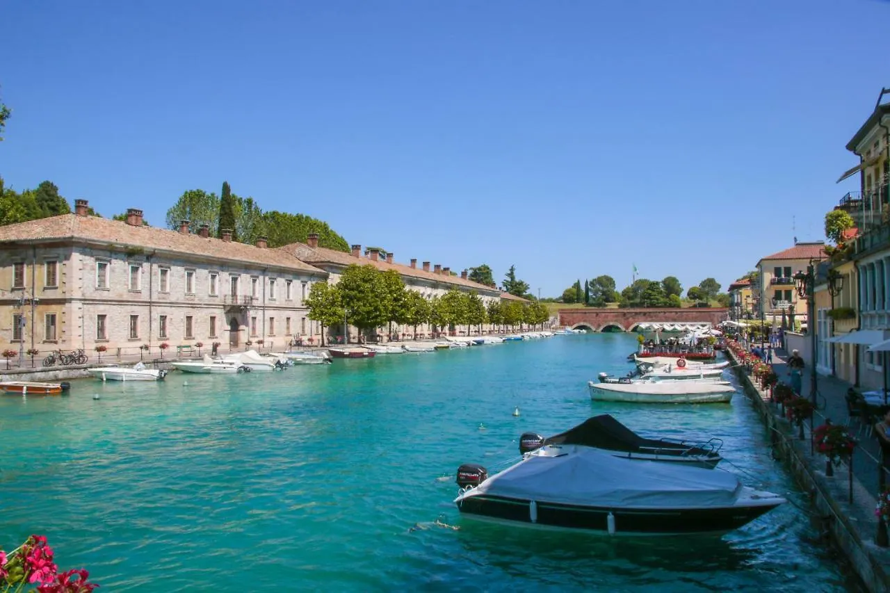 Le Finestre sul Borgo Rooms Peschiera del Garda