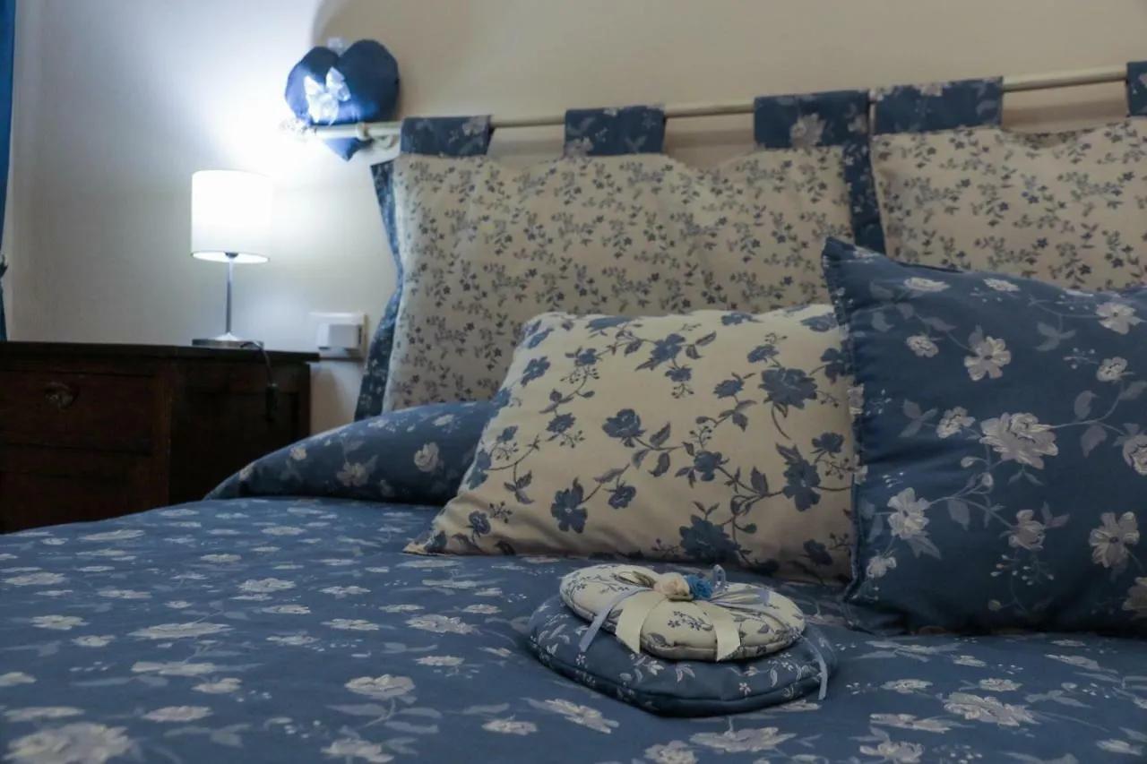 Le Finestre Sul Borgo Rooms Peschiera del Garda Itália