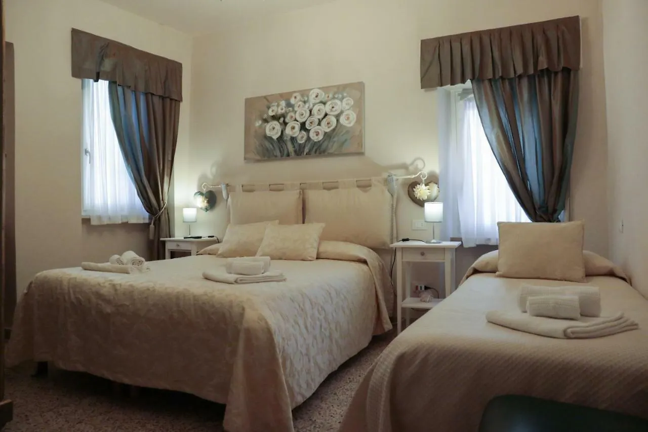 Le Finestre Sul Borgo Rooms Peschiera del Garda