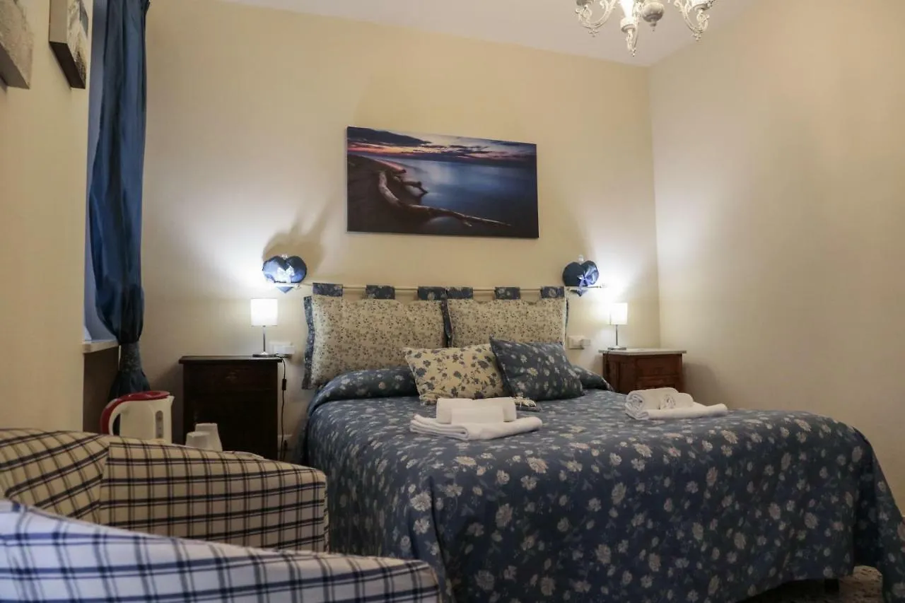 Le Finestre Sul Borgo Rooms Peschiera del Garda Italien