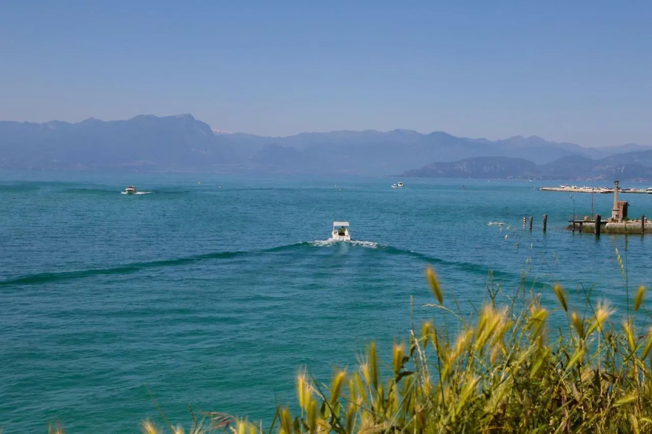 Pensionat Le Finestre Sul Borgo Rooms Peschiera del Garda